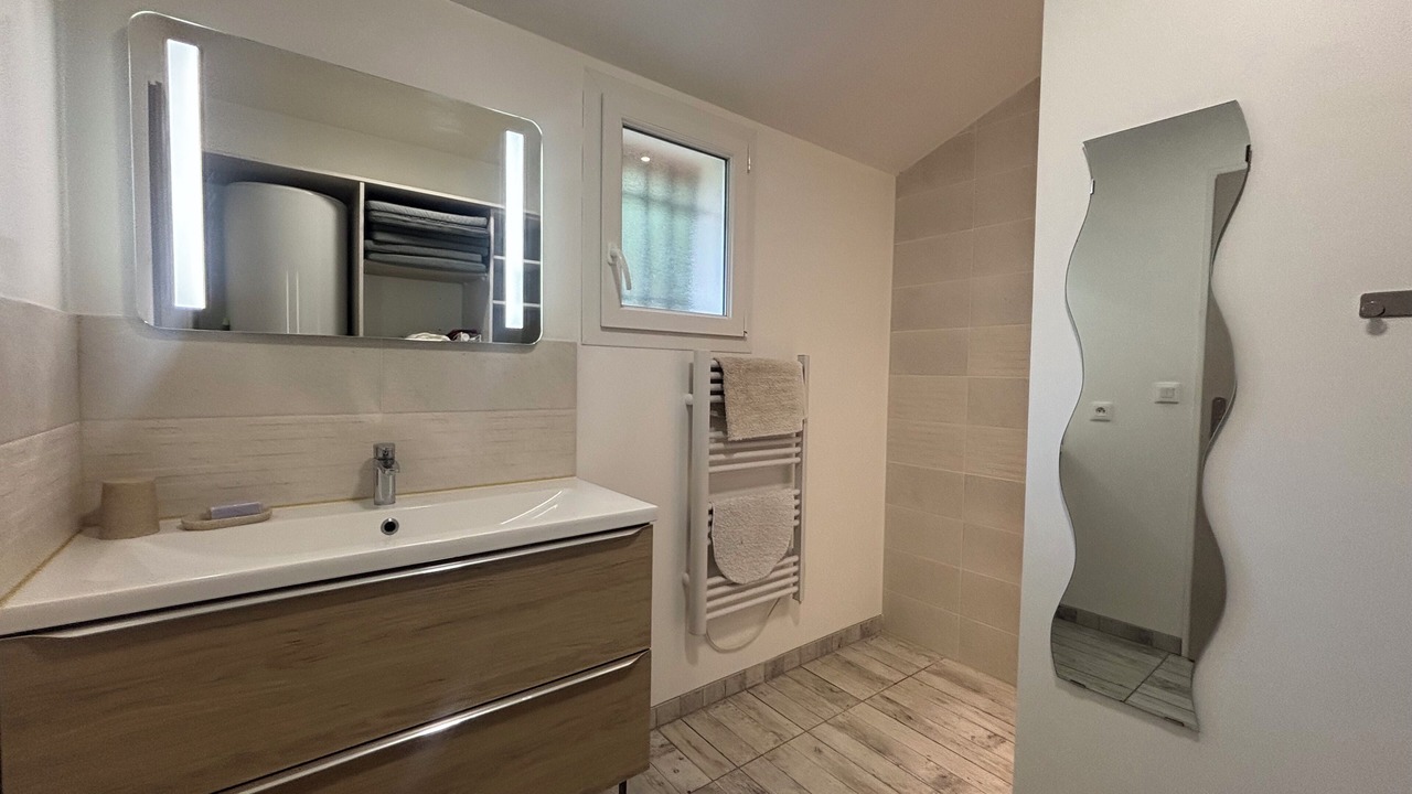 Photo of Bathroom in Ramouzens