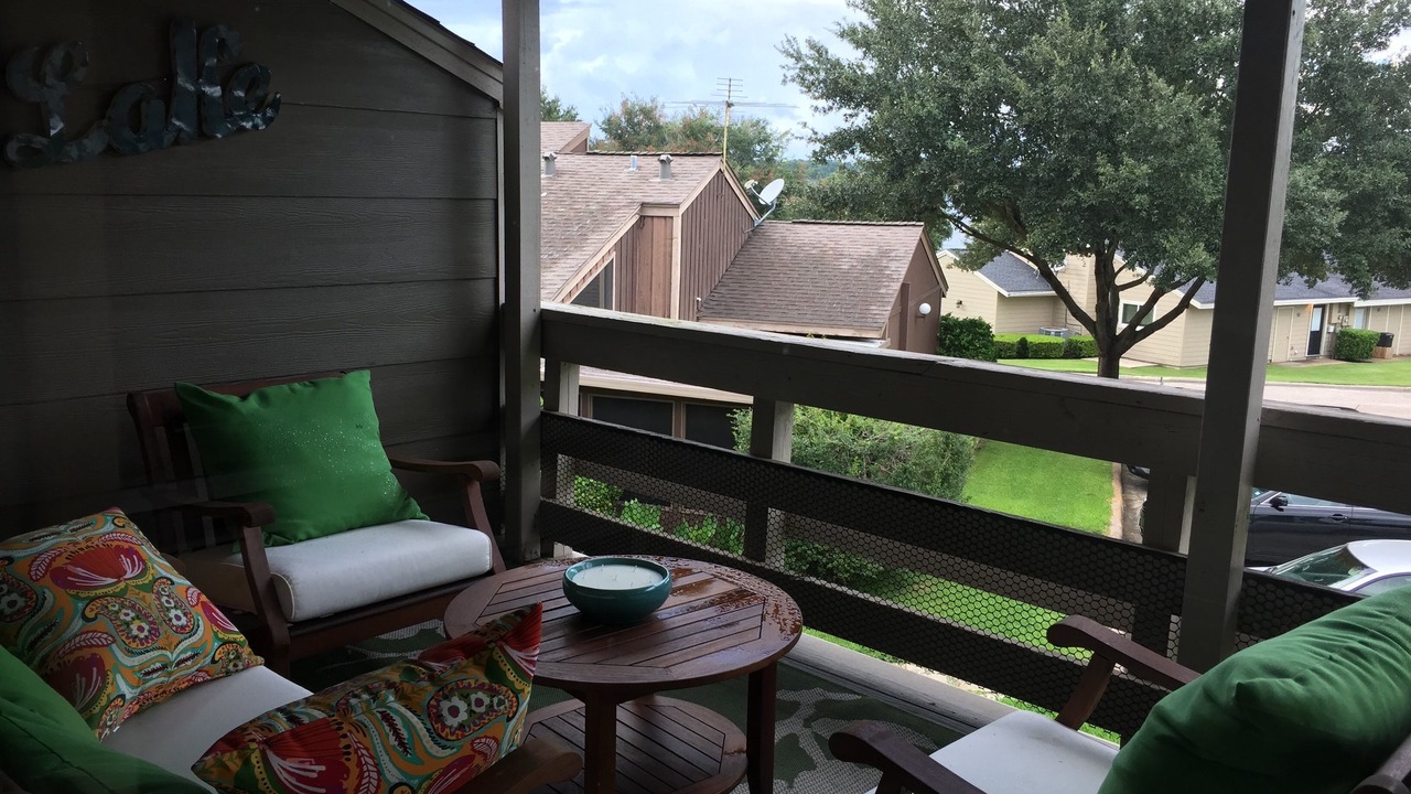 Photo of Patio Balcony in April Sound