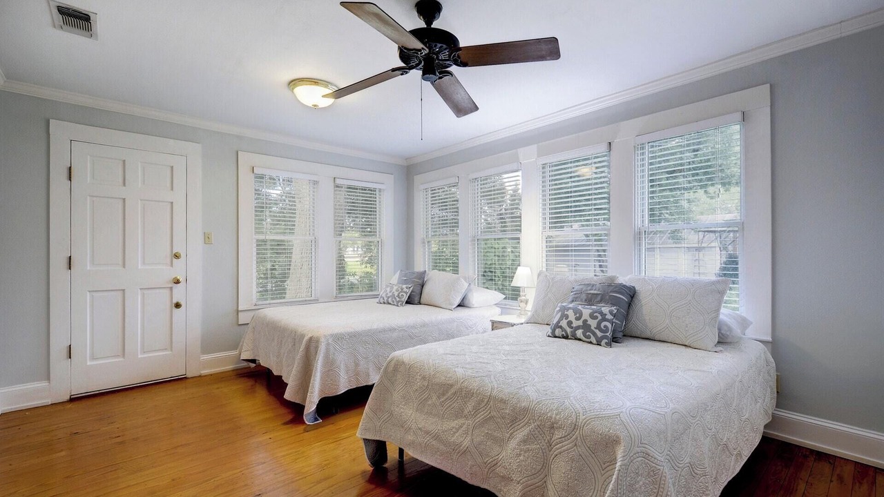 Photo of Bedroom in Smithville
