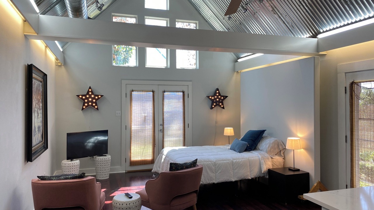 Photo of Bedroom in Smithville