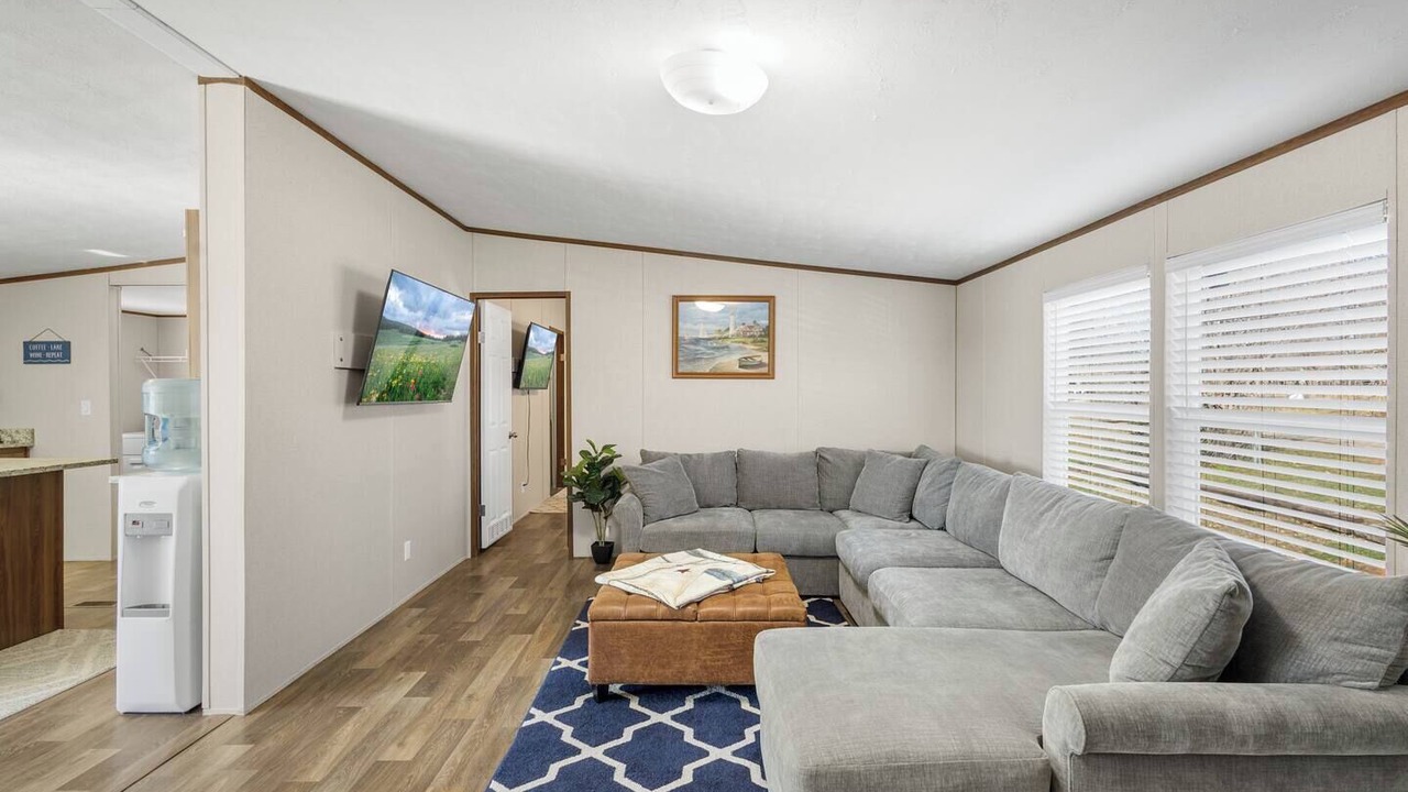Photo of Livingroom in Seven Points
