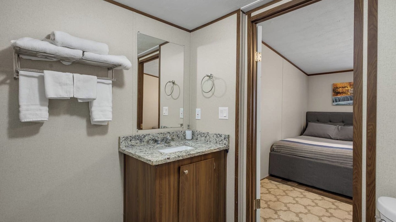 Photo of Bathroom in Seven Points