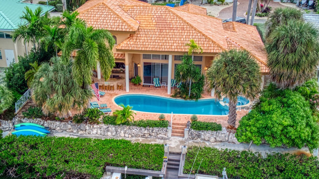 Photo of Outdoor in Coury