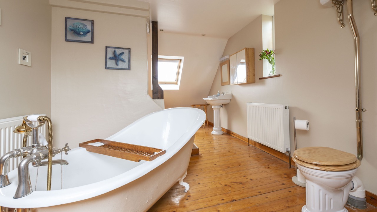 Photo of Bathroom in Melcombe Bingham