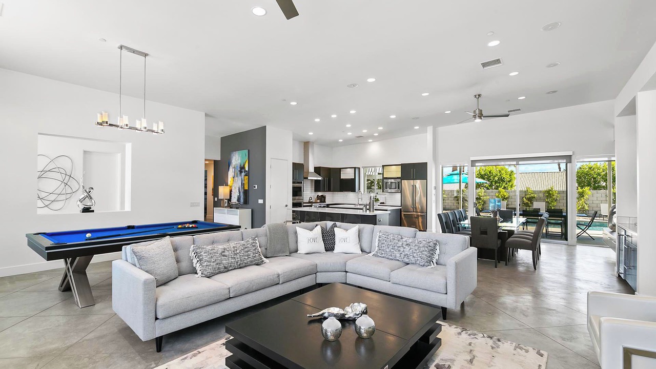Photo of Livingroom in Desert Park Estates