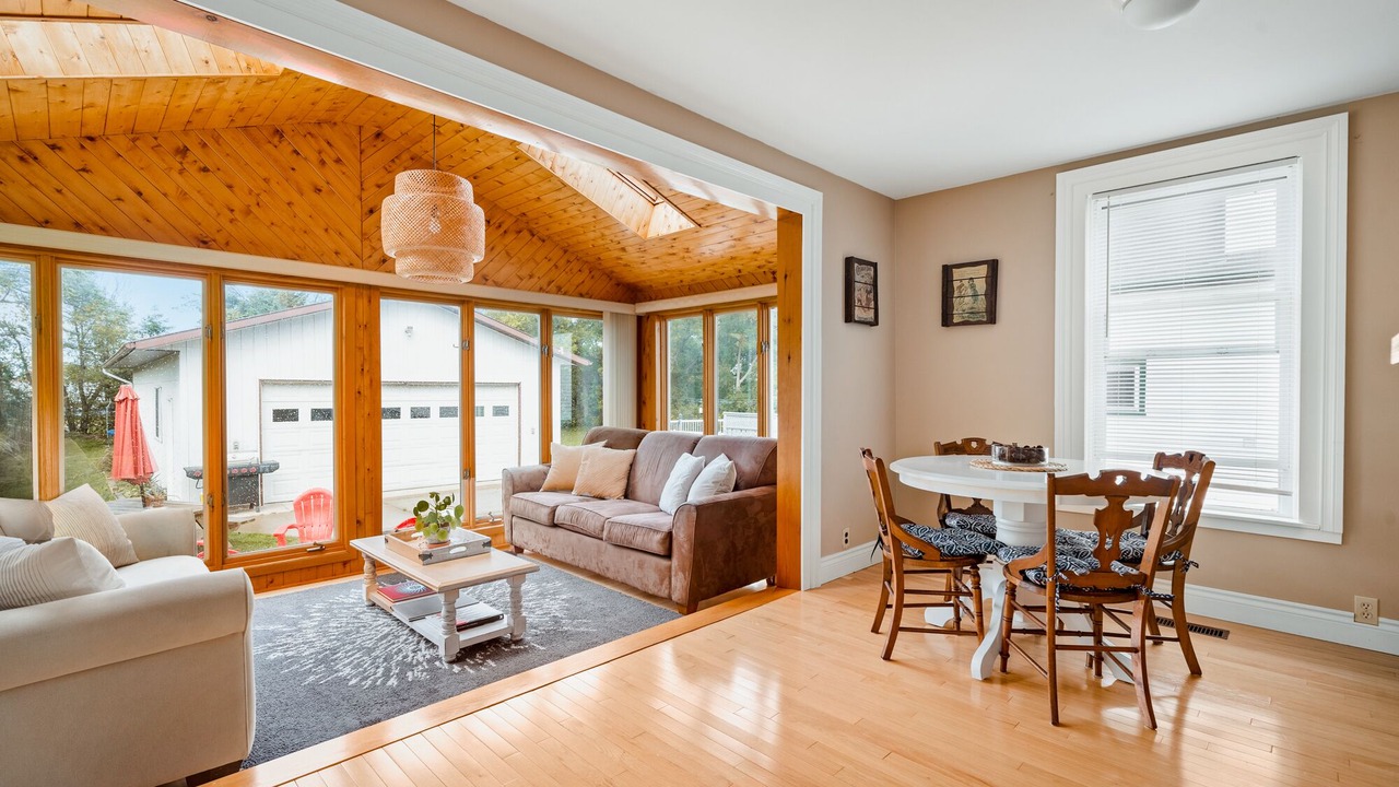 Photo of Livingroom in Prince Edward