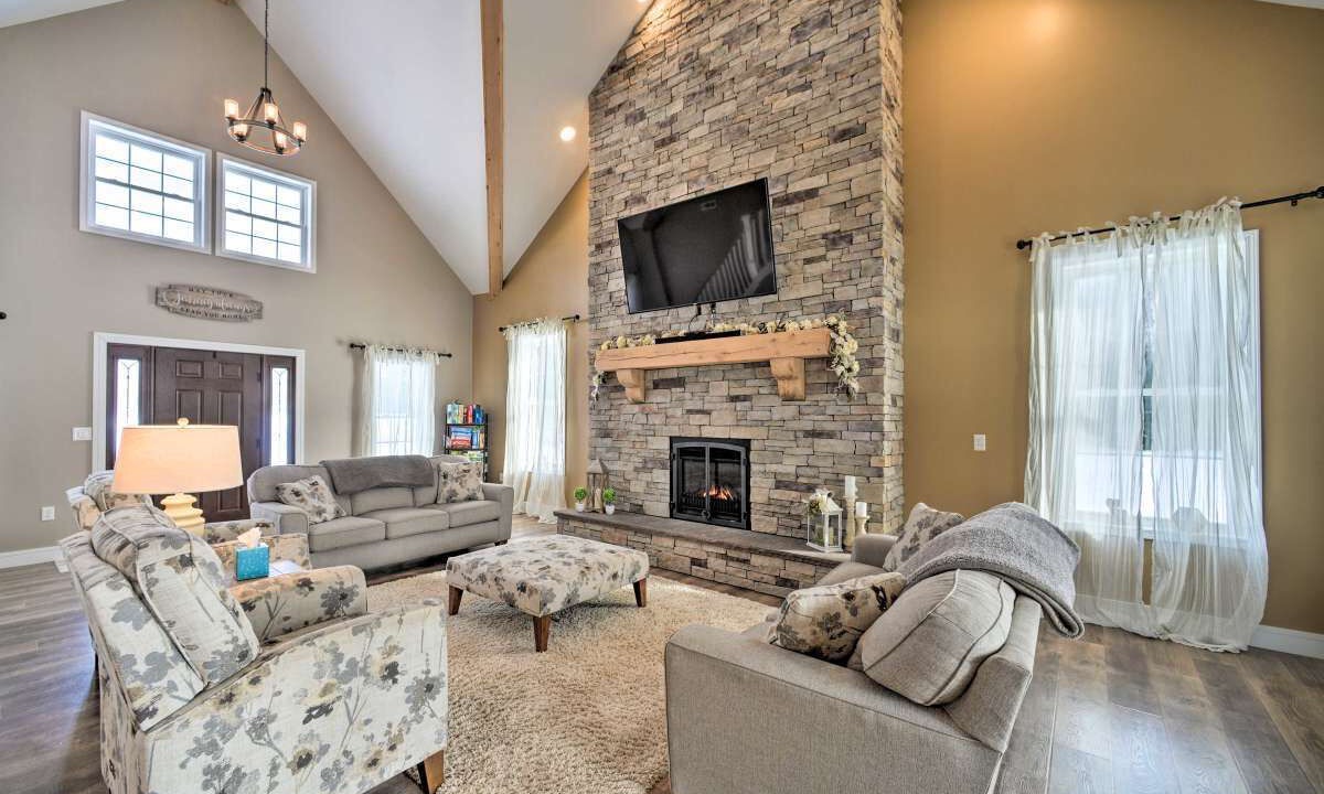 Photo of Livingroom in Owls Head