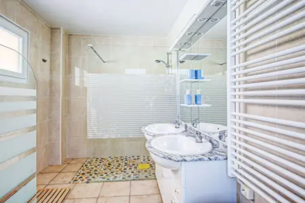 Photo of Bathroom in Llauro