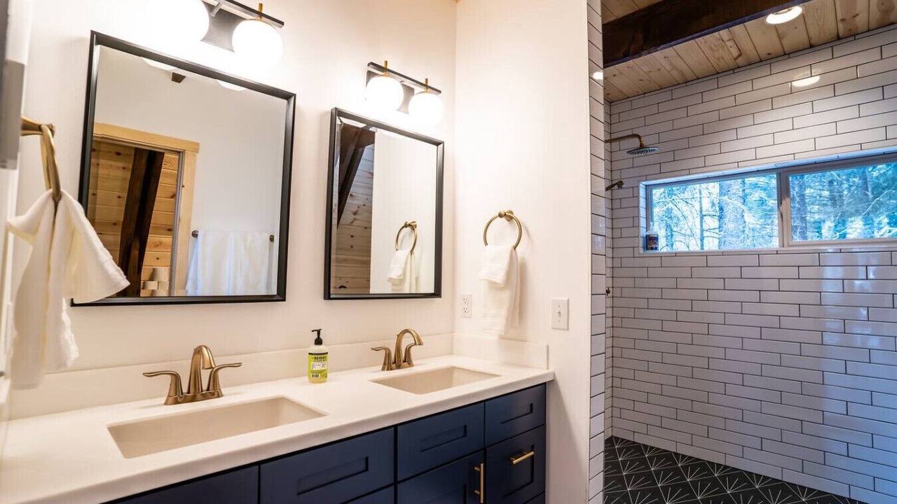 Photo of Bathroom in Lowell Point