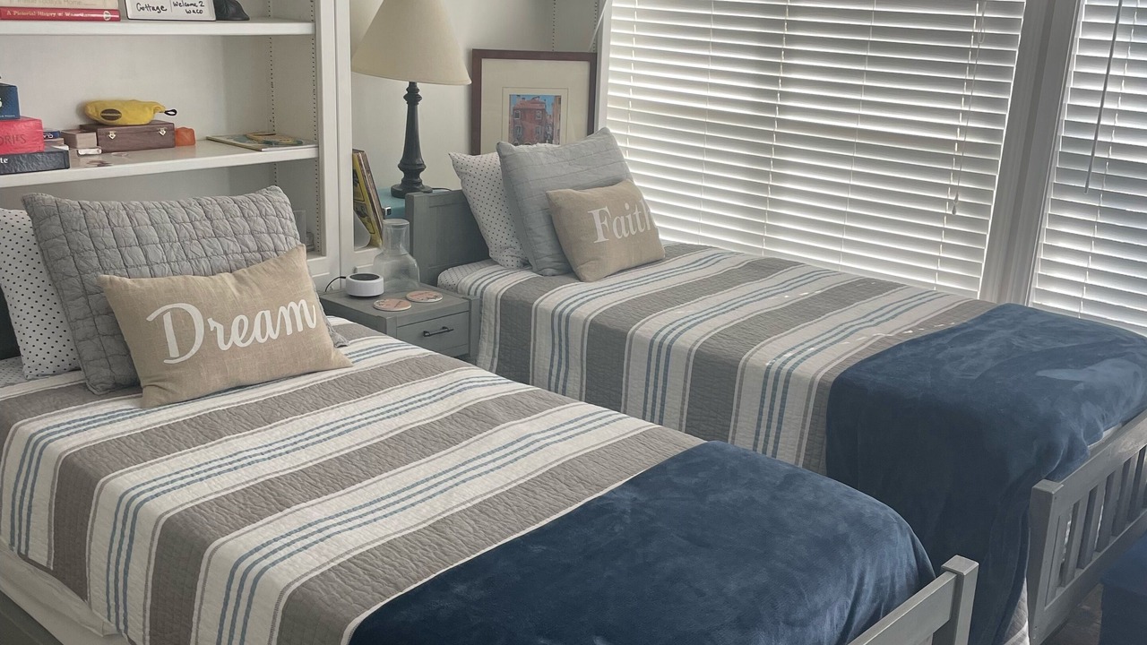 Photo of Bedroom in Austin Ave.