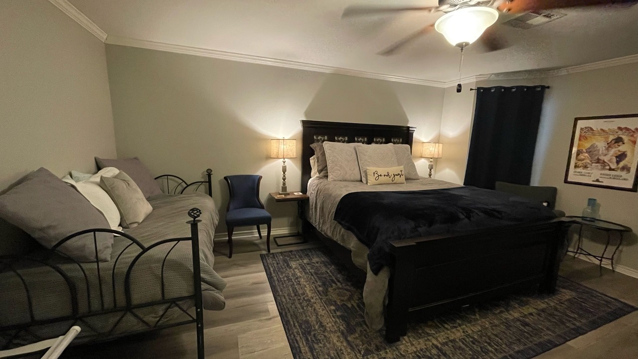 Photo of Bedroom in Austin Ave.
