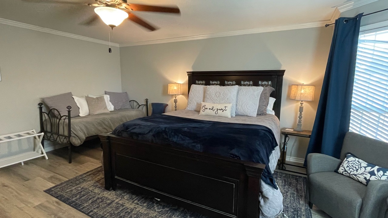 Photo of Bedroom in Austin Ave.