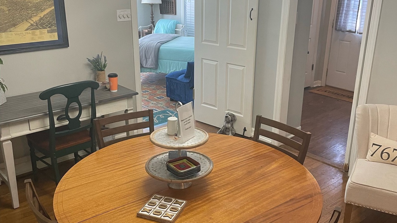 Photo of Bedroom in Austin Ave.
