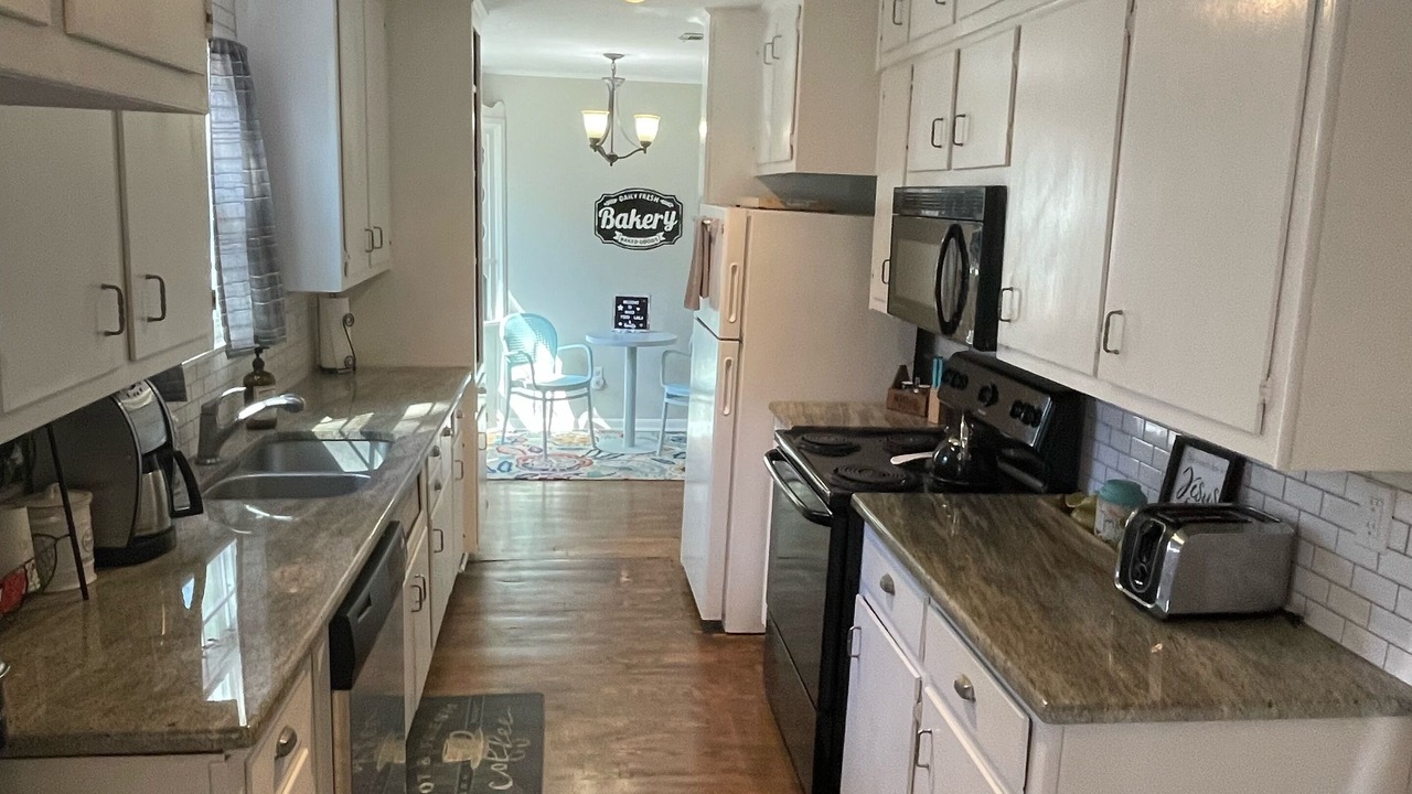 Photo of Kitchen in Austin Ave.