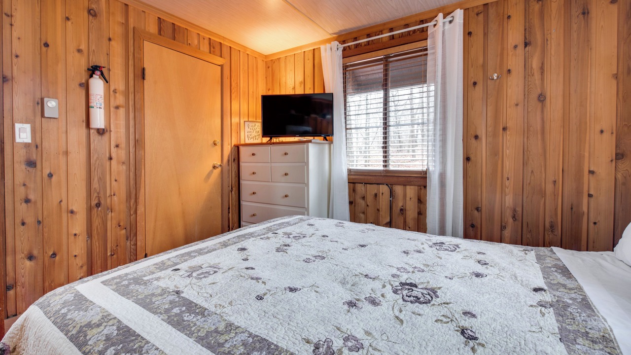 Photo of Bedroom in Gouldsboro
