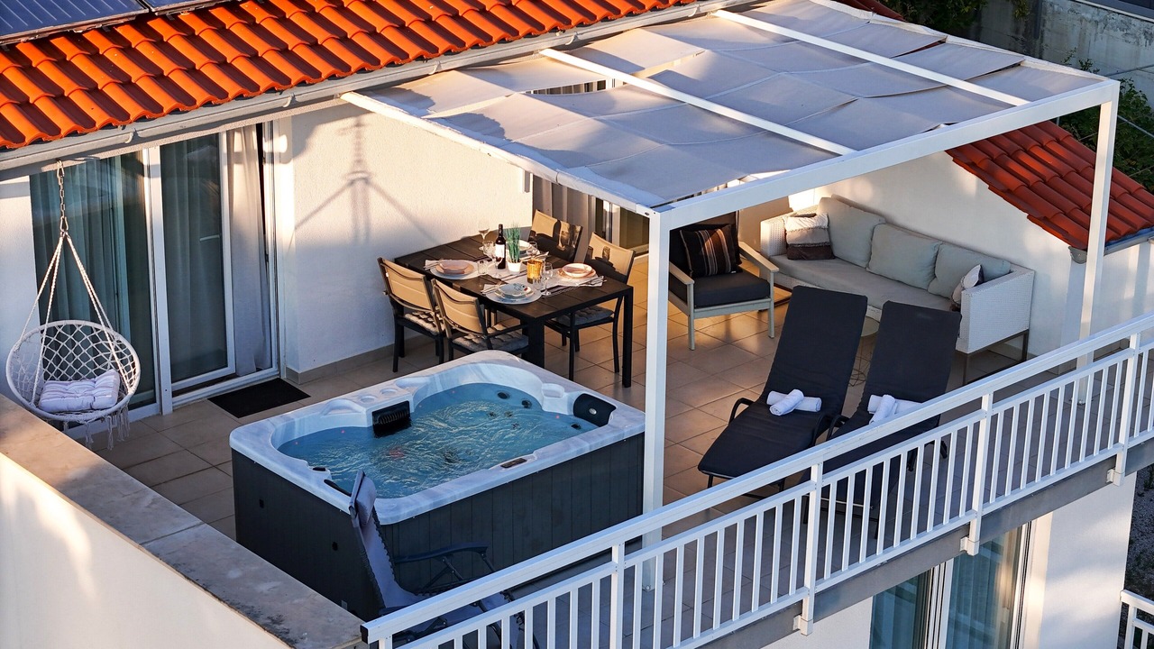 Photo of Outdoor in Medici