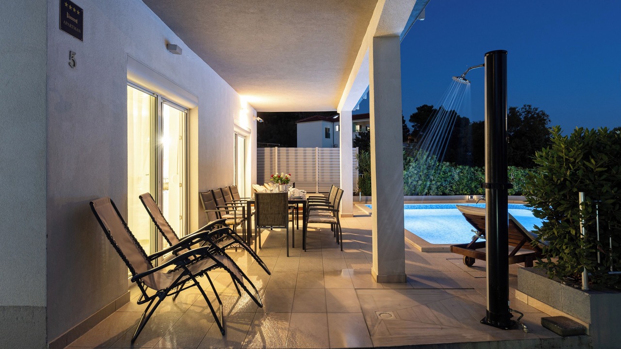 Photo of Outdoor in Medici