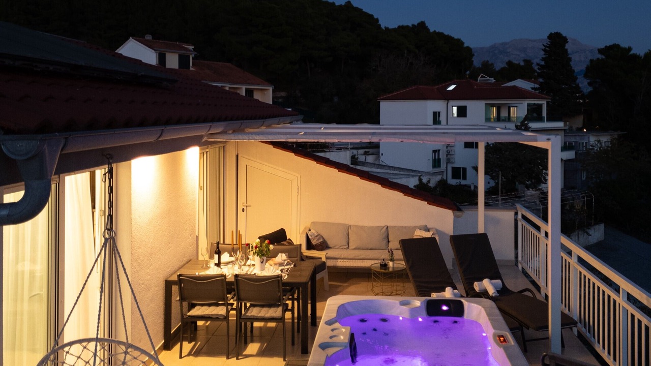 Photo of Outdoor in Medici