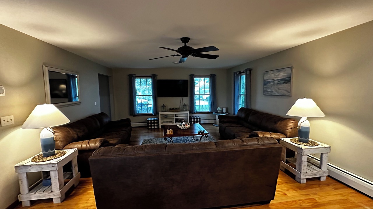 Photo of Livingroom in Eastward Look