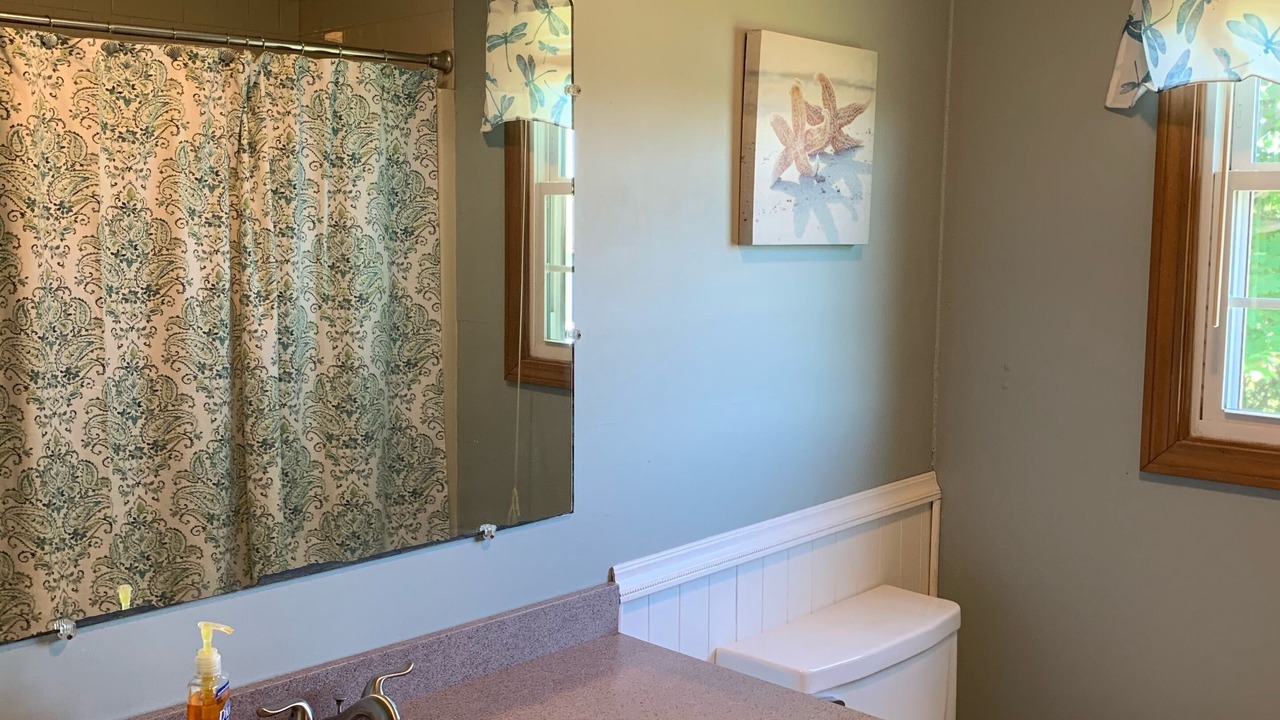 Photo of Bathroom in Eastward Look