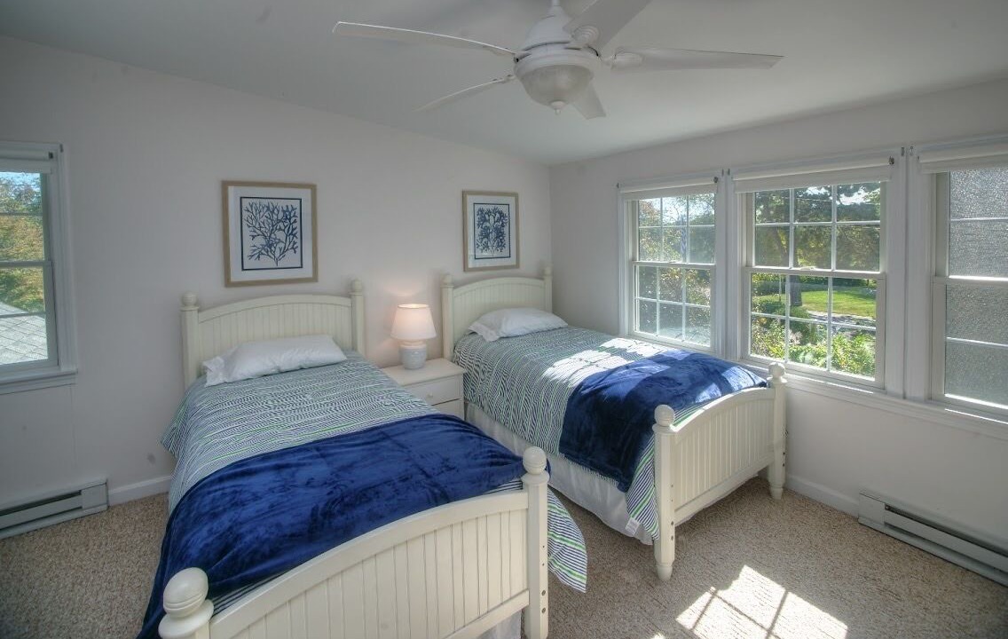 Photo of Others in Green Hill