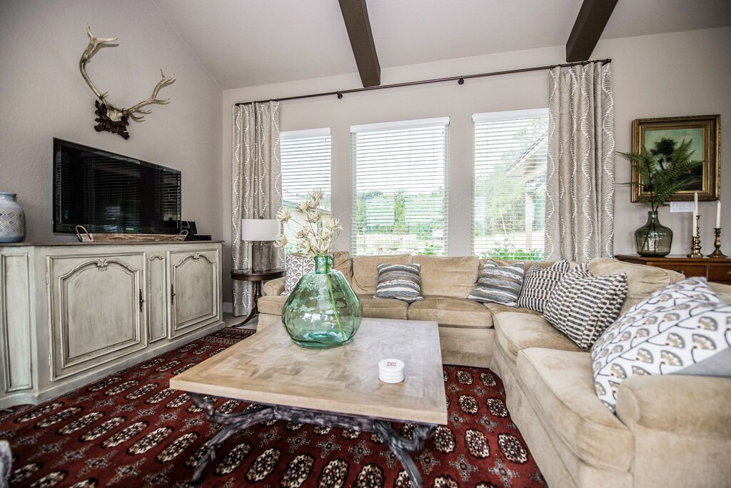 Photo of Livingroom in Spring Branch