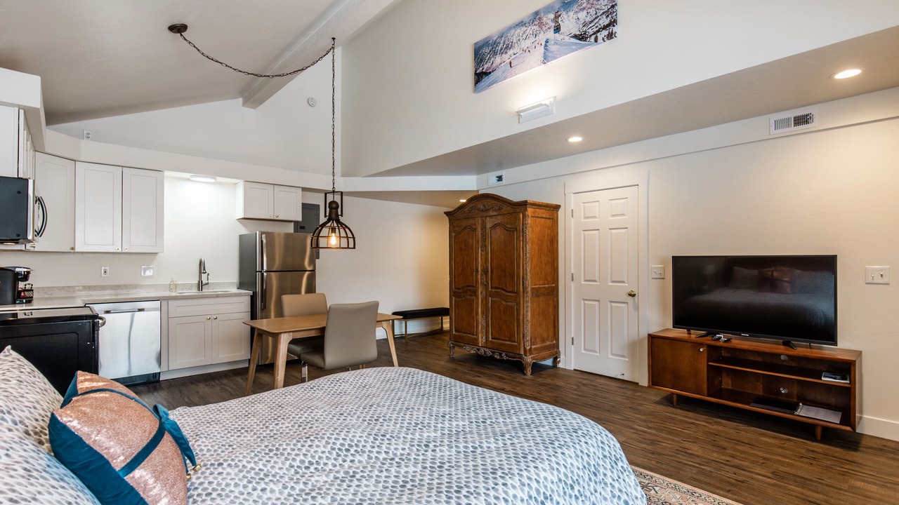 Photo of Bedroom in Holladay