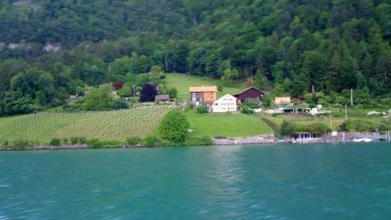 Photo of Others in Quarten