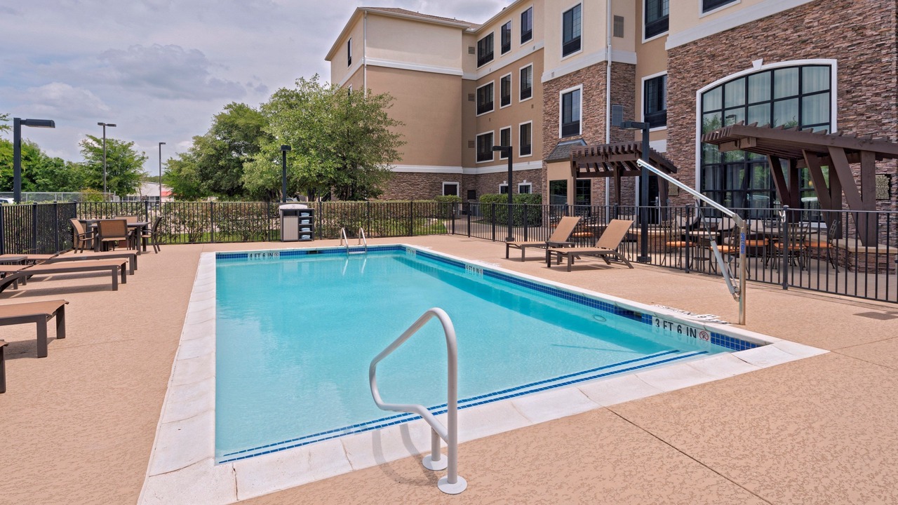 Photo of Outdoor in McNeil