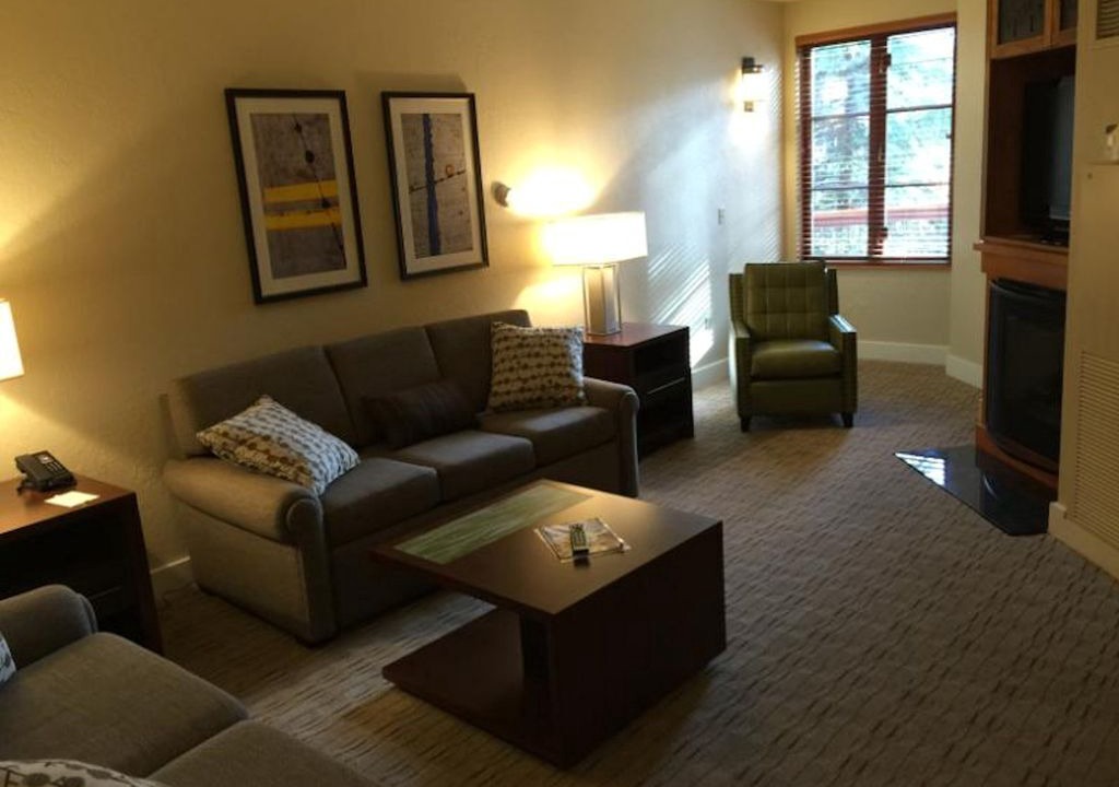 Photo of Livingroom in Lakeside Park