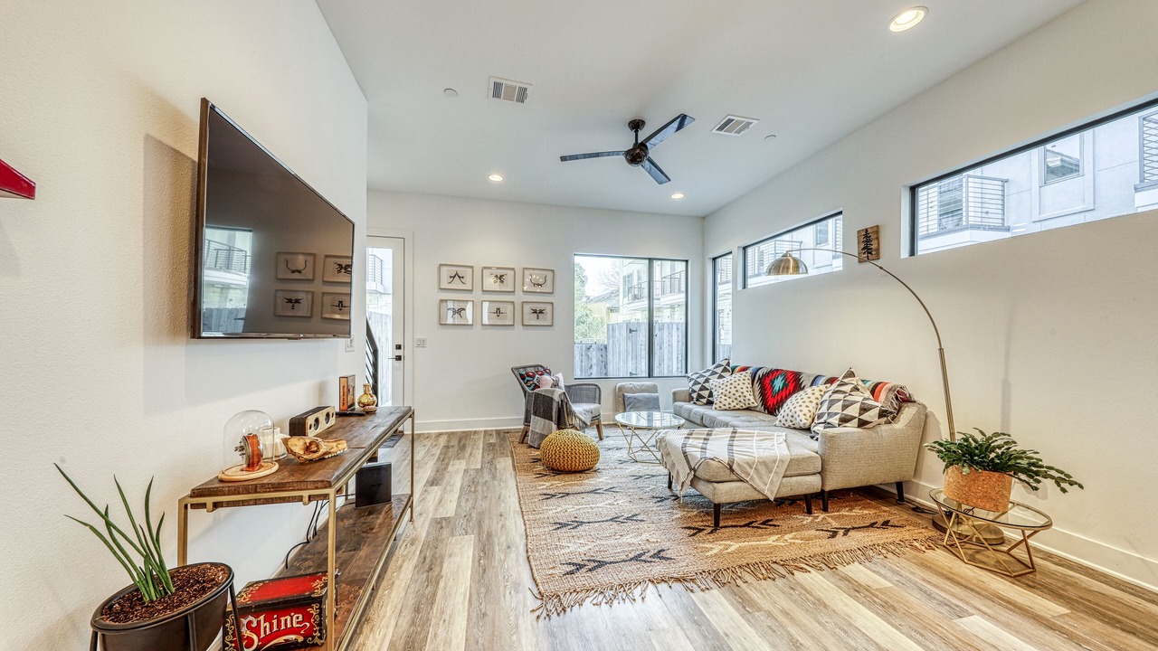 Photo of Livingroom in Highland
