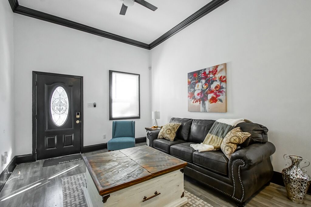 Photo of Livingroom in Tulane - Gravier