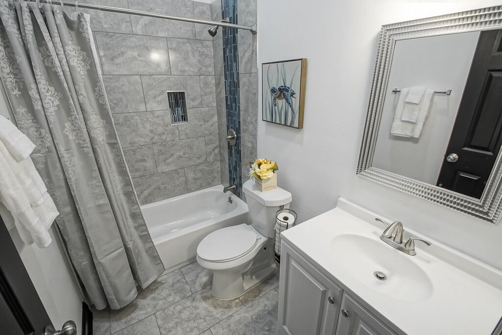 Photo of Bathroom in Tulane - Gravier