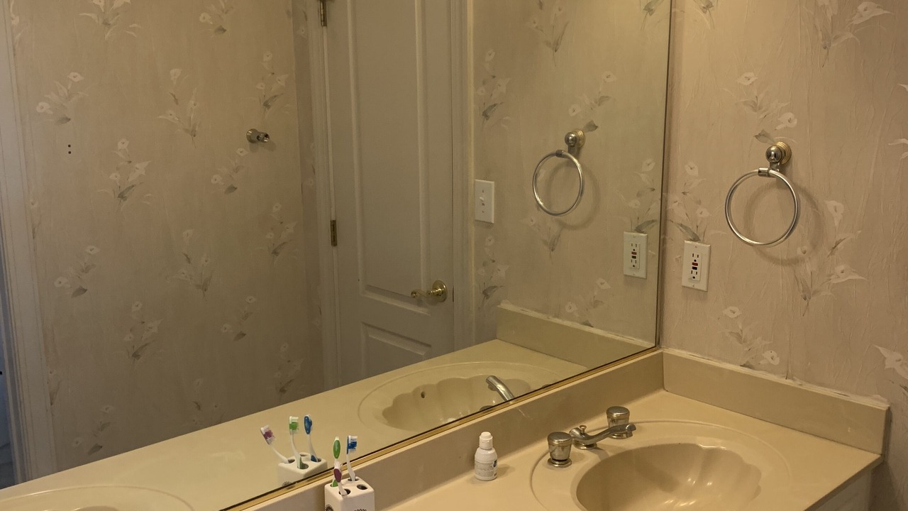 Photo of Bathroom in Peach Orchard