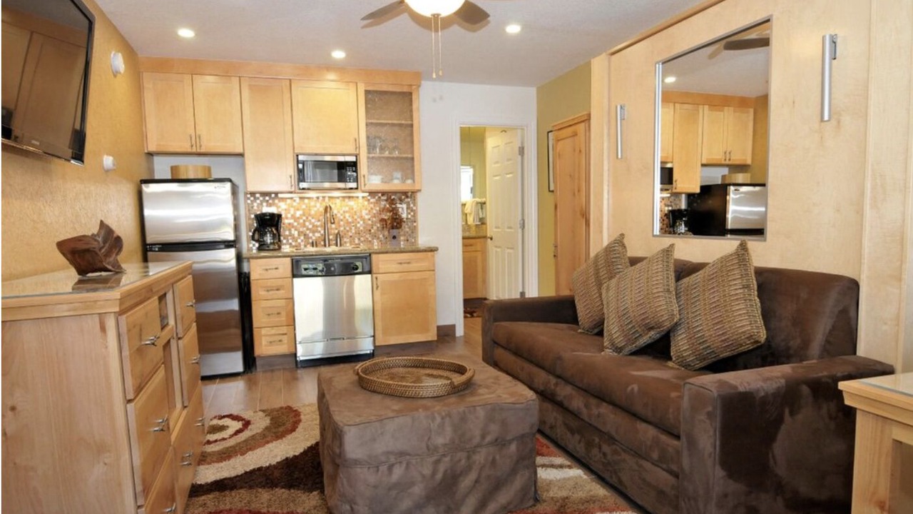 Photo of Livingroom in Lakeside Park