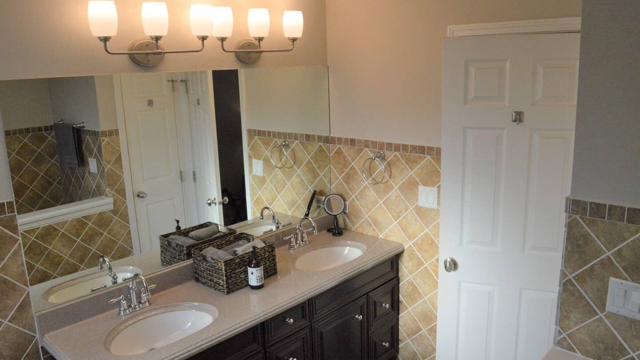 Photo of Bathroom in Bolingbrook