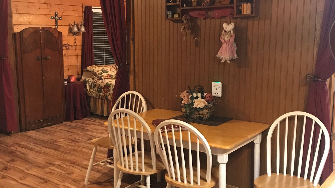 Photo of Bedroom in Vanderpool