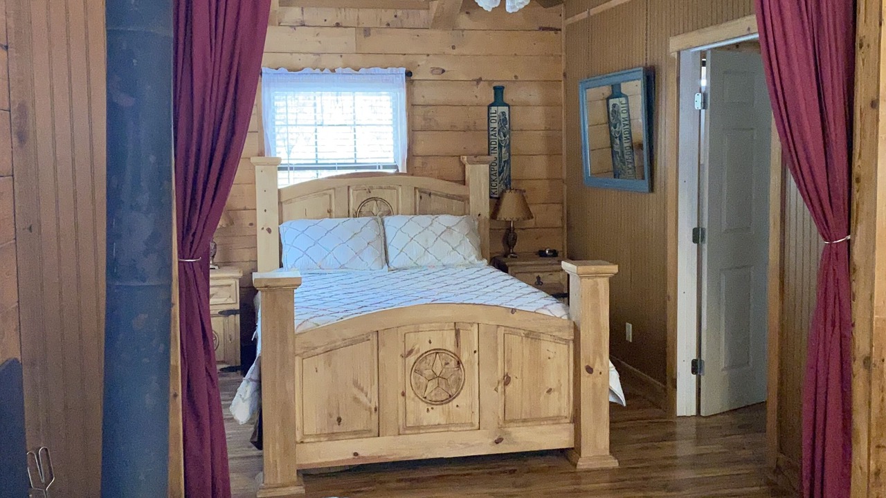 Photo of Bedroom in Vanderpool