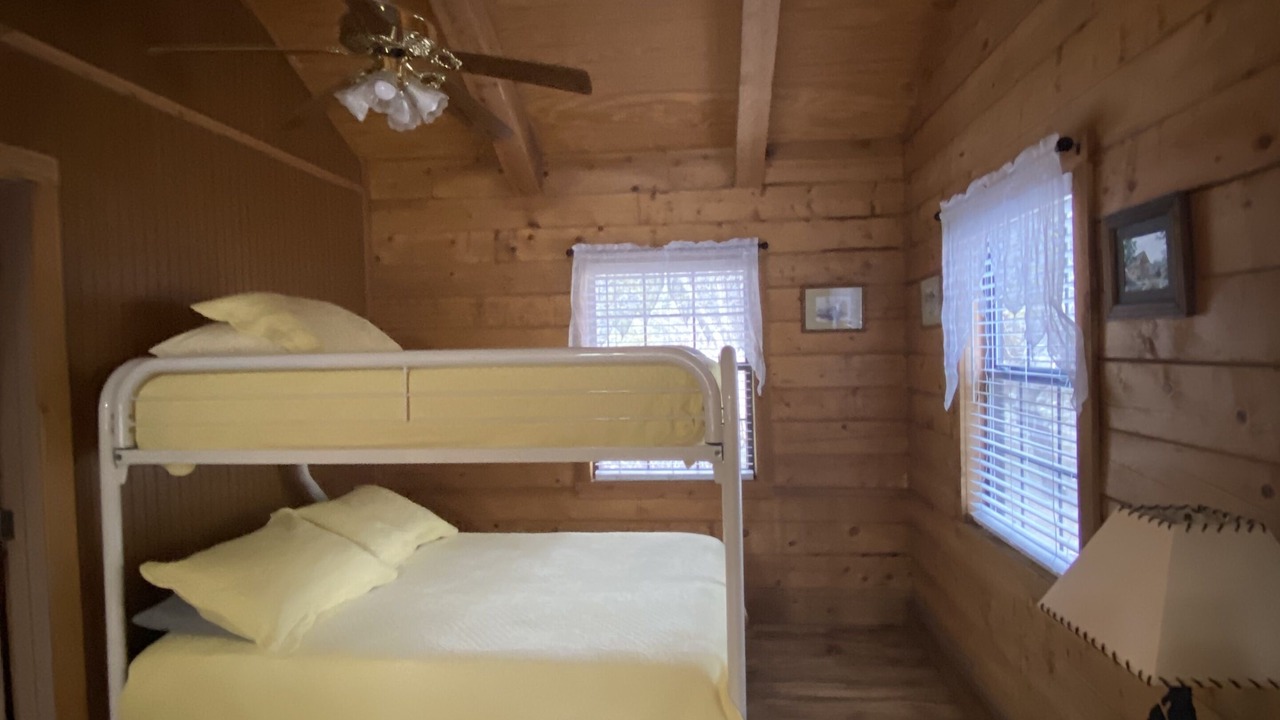 Photo of Bedroom in Vanderpool