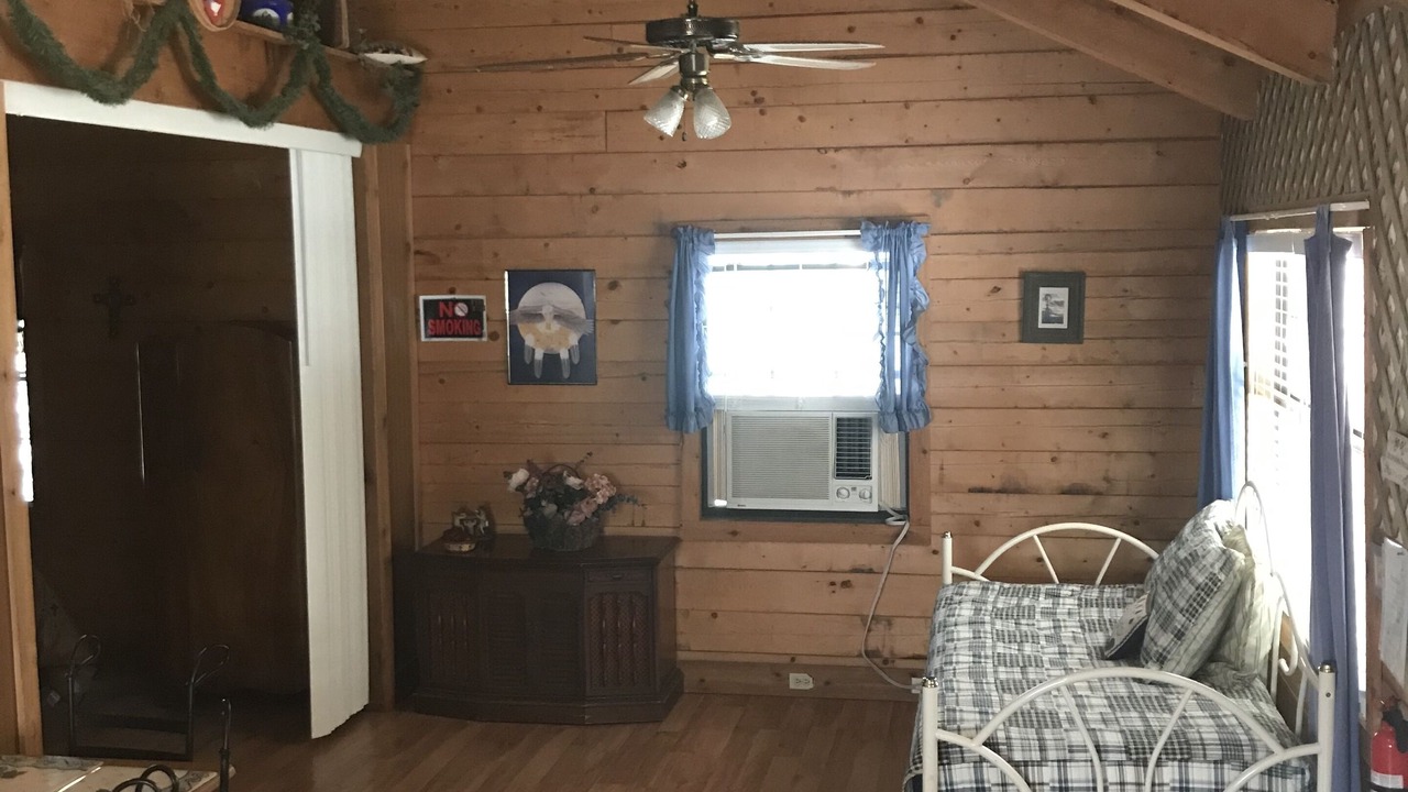 Photo of Livingroom in Vanderpool