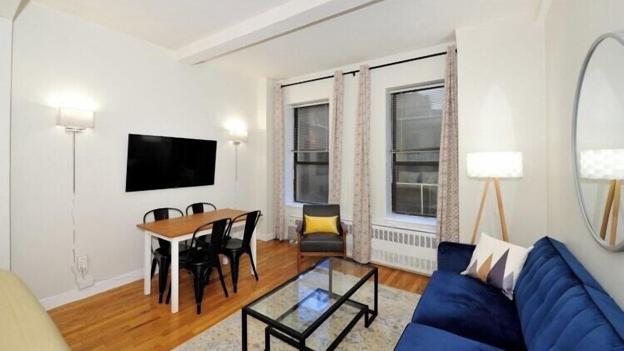 Photo of Livingroom in Midtown East