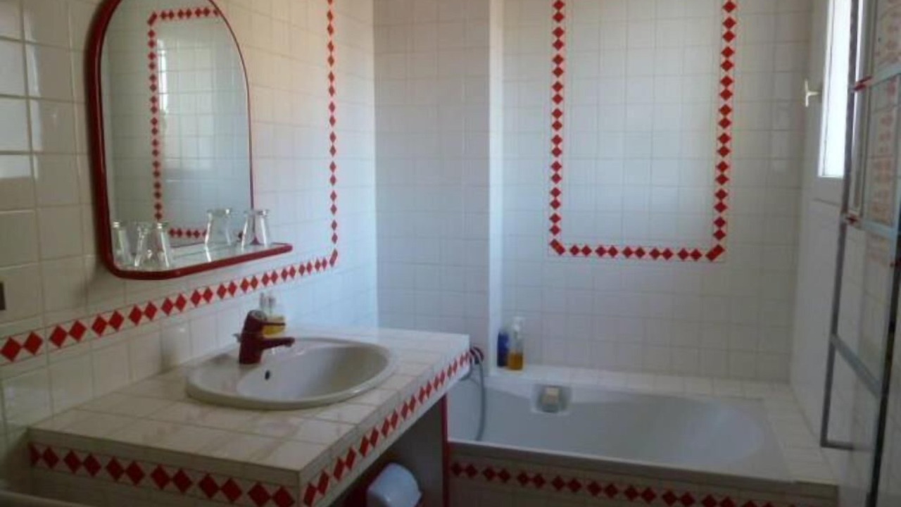 Photo of Bathroom in Saint-Restitut