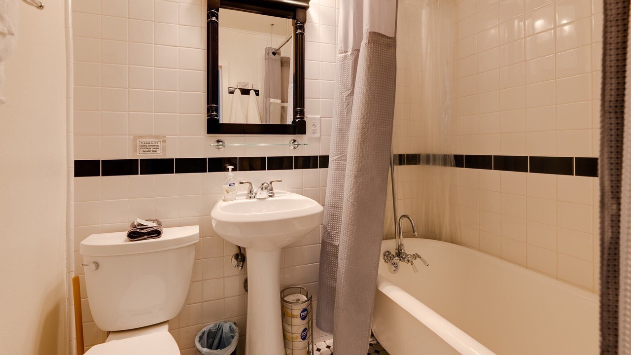 Photo of Bathroom in Des Moines