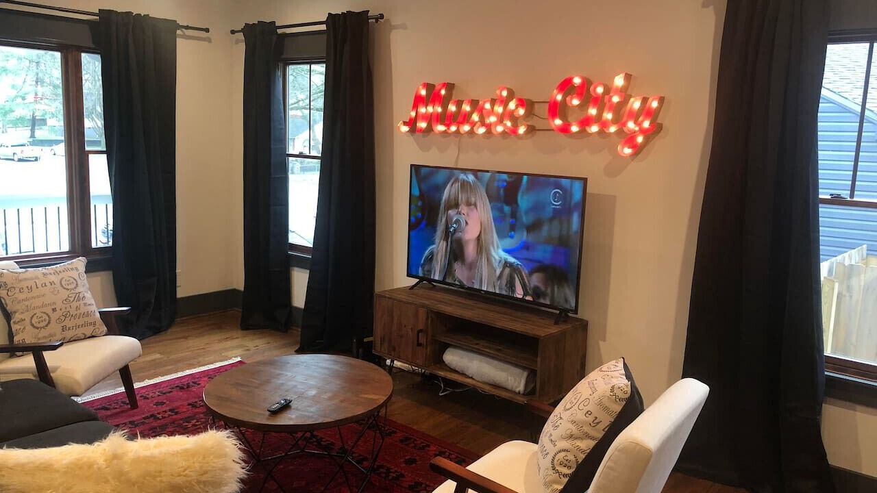 Photo of Livingroom in Shelby Hills
