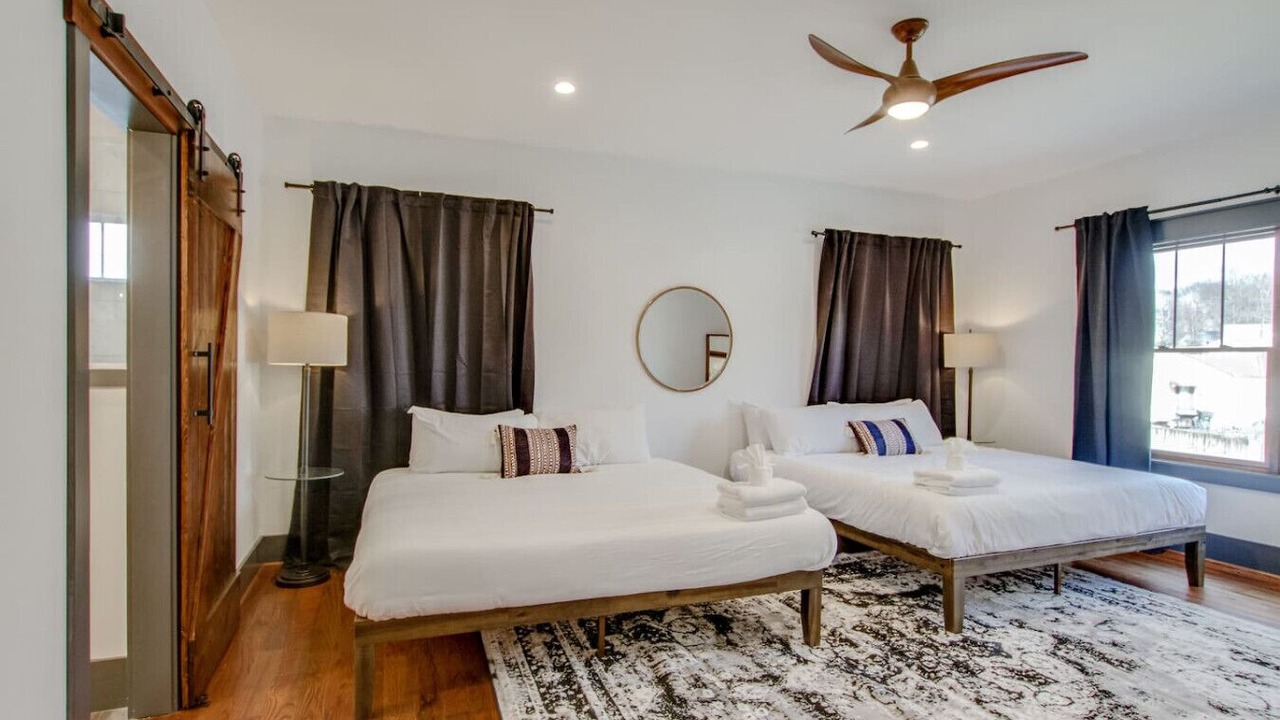 Photo of Bedroom in Shelby Hills