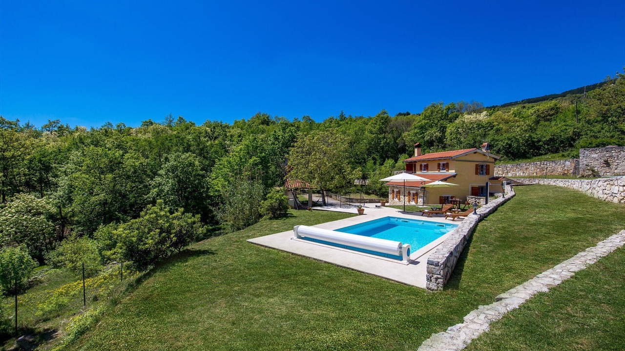 Photo of Outdoor in Sucici