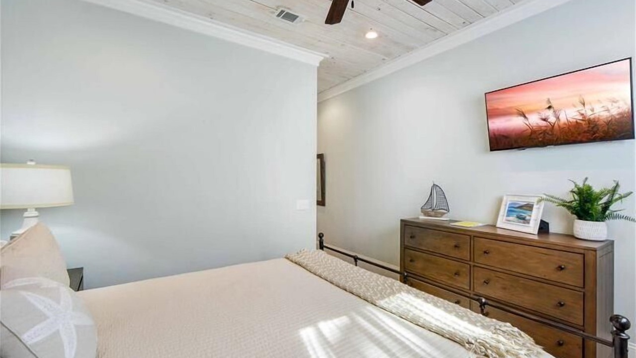 Photo of Bedroom in Jekyll Island
