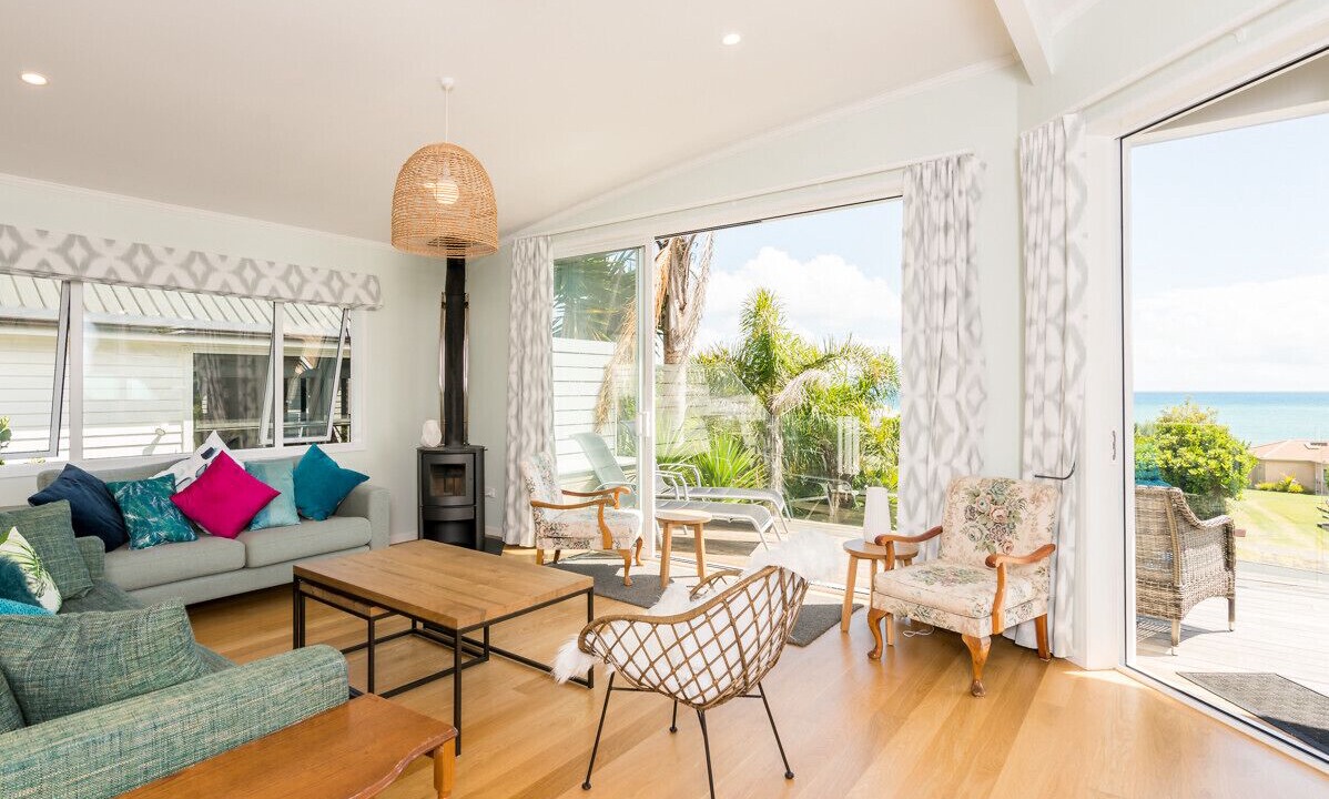 Photo of Livingroom in Langs Beach