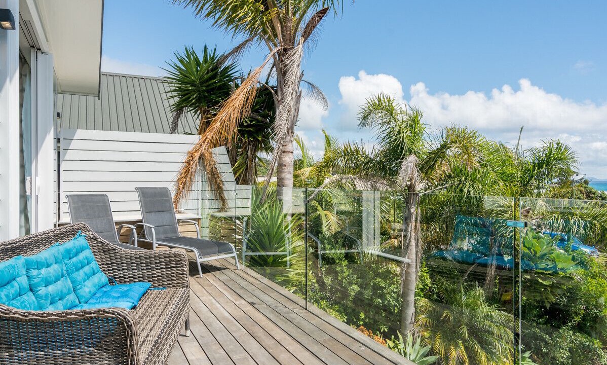 Photo of Patio Balcony in Langs Beach