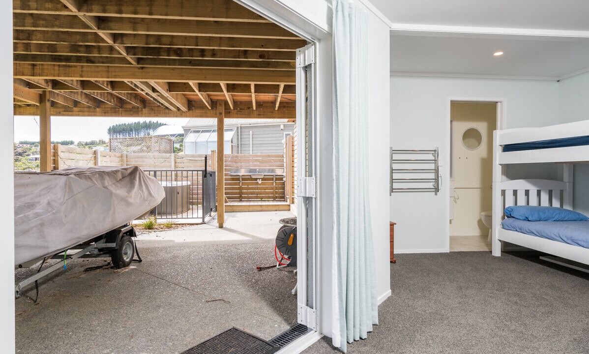 Photo of Bedroom in Langs Beach